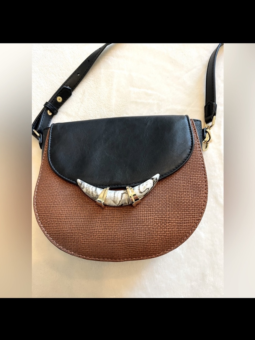 Stella & Dot Chic Black Brown Vegan Chelsea Saddle Bag